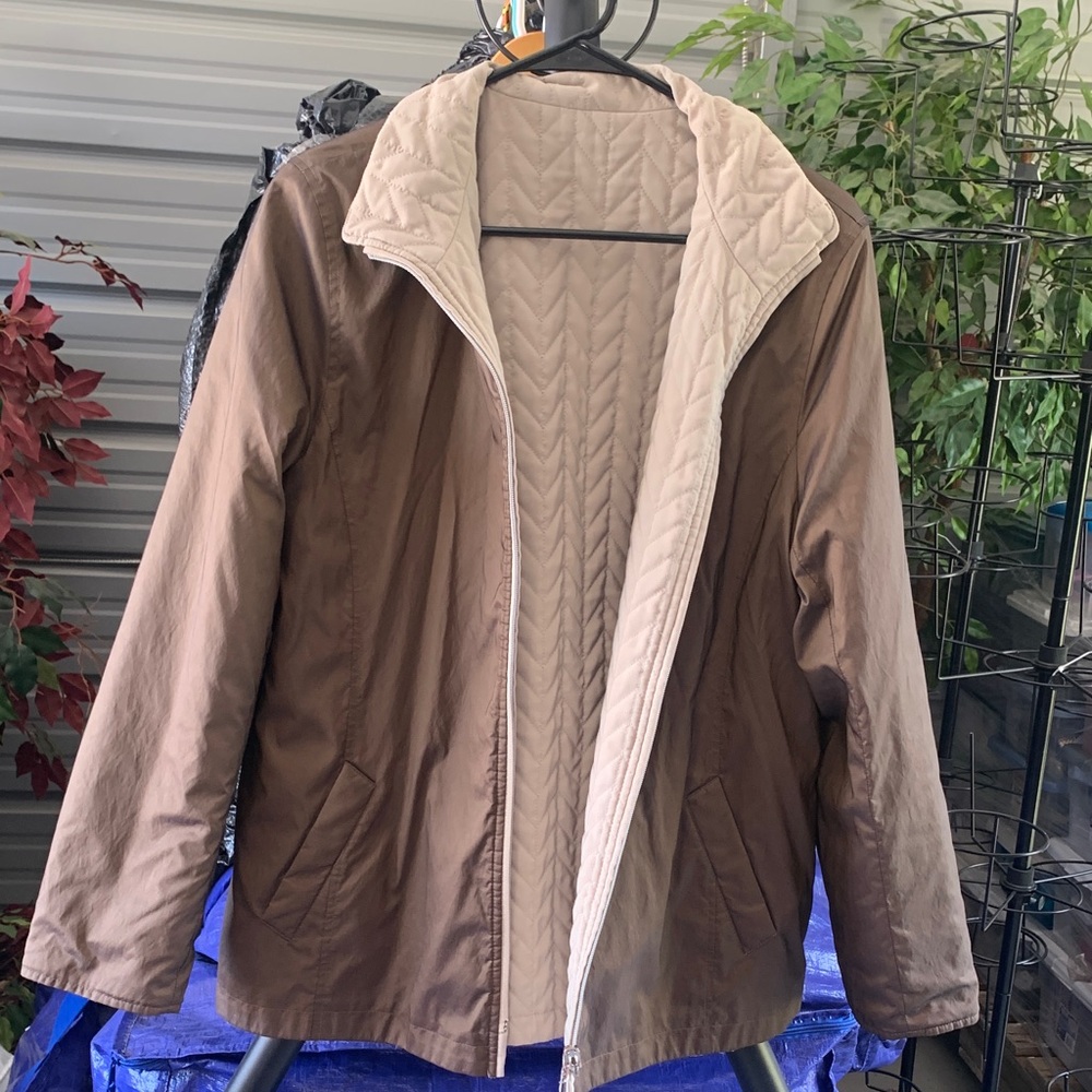 Elegant Brown and Cream Women's Puffer Jacket